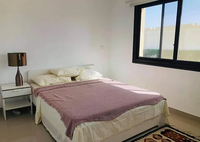 G Cribs 2 Bedroom Sharing Pool *