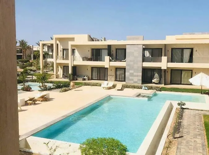 Apartment G Cribs 2 Bedroom Sharing Pool *